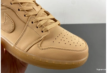 Hyperoad Vanilla 1 Jordan Low Air SE “Pale Sand” 0919